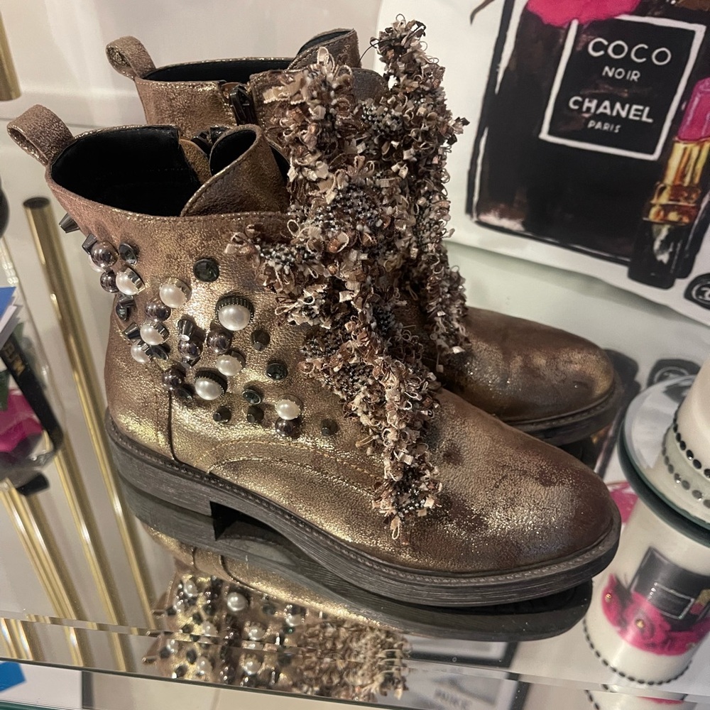 Size 37 booties